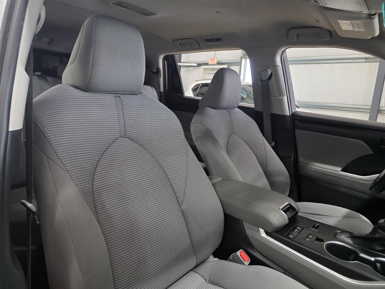 Toyota Highlander L FWD (Natl) 2022