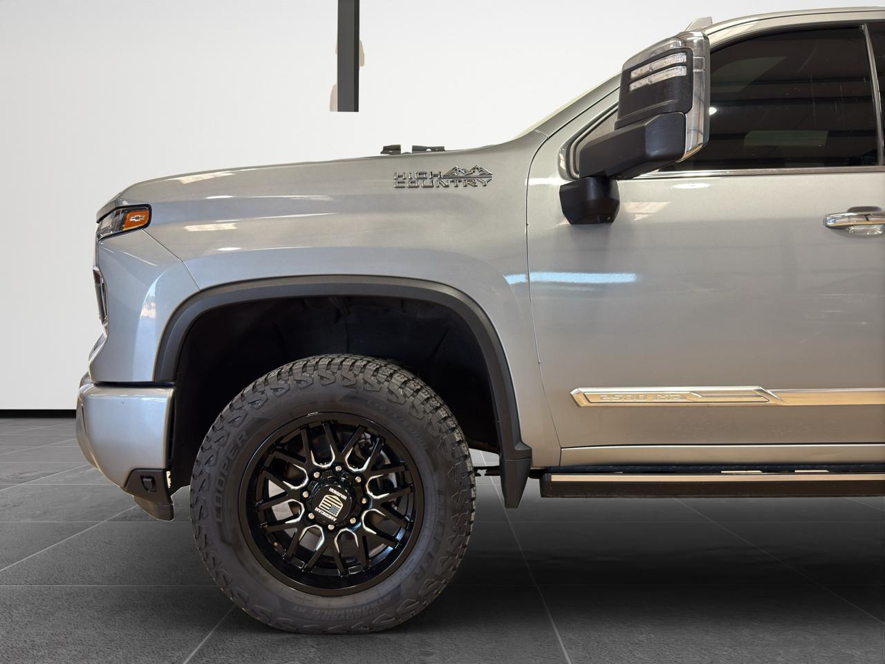 Chevrolet Silverado 2500HD 4WD Crew Cab 159" High Country 2024