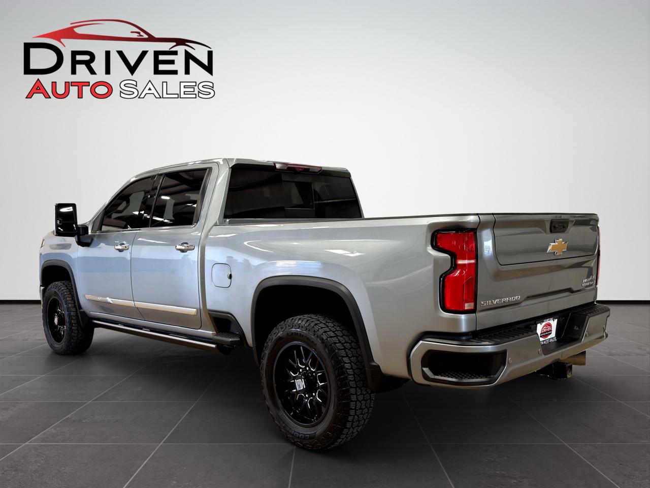 Chevrolet Silverado 2500HD 4WD Crew Cab 159" High Country 2024