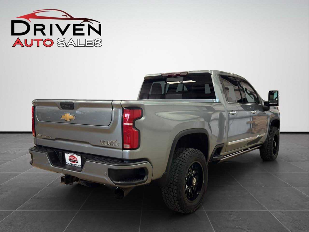 Chevrolet Silverado 2500HD 4WD Crew Cab 159" High Country 2024