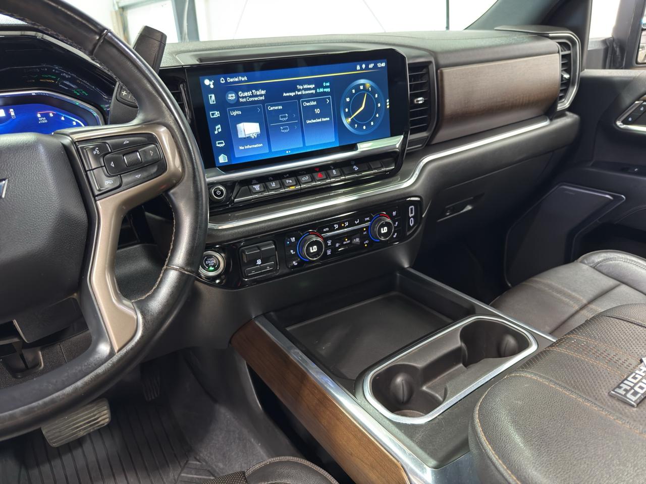 Chevrolet Silverado 2500HD 4WD Crew Cab 159" High Country 2024