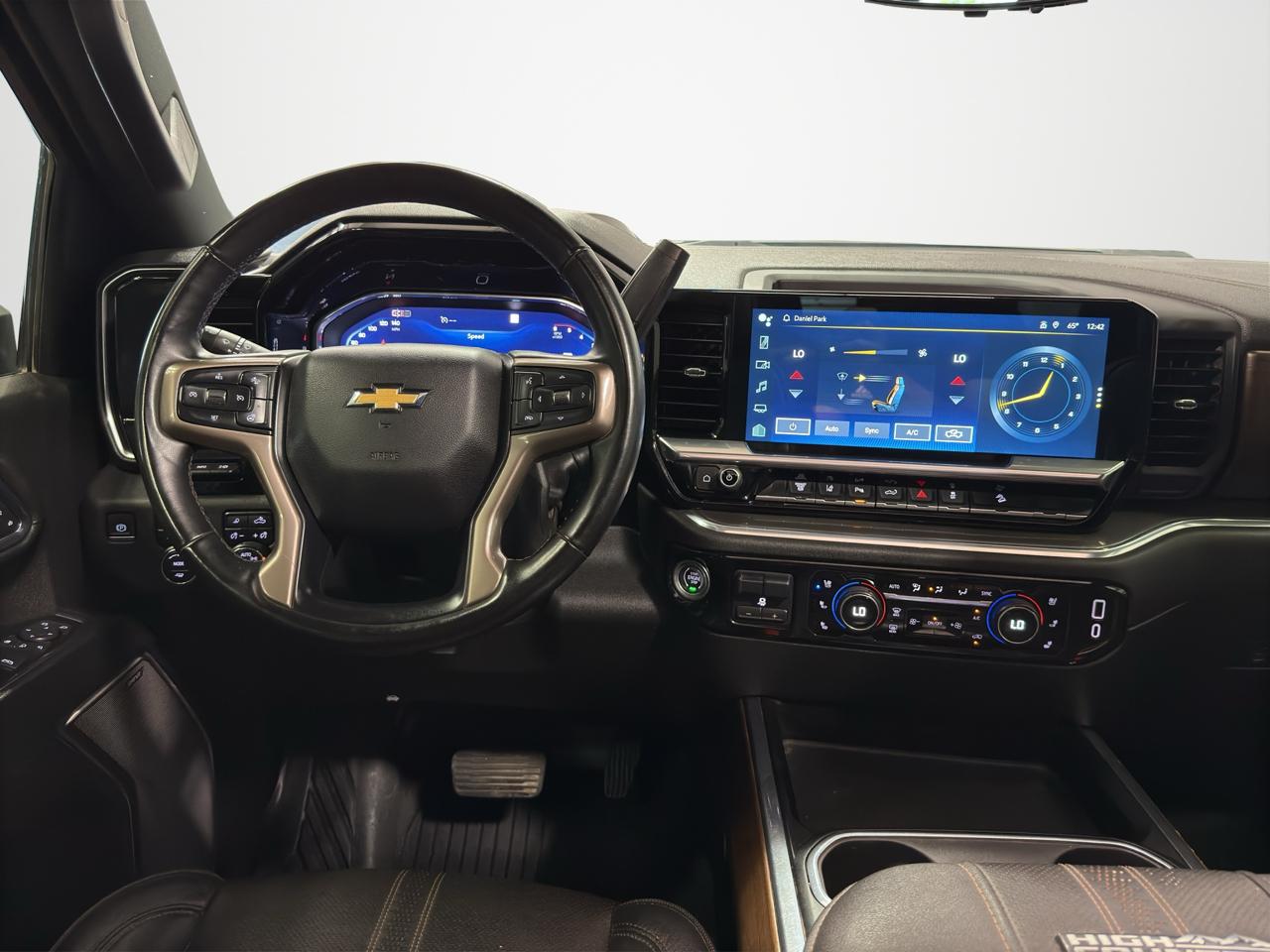Chevrolet Silverado 2500HD 4WD Crew Cab 159" High Country 2024