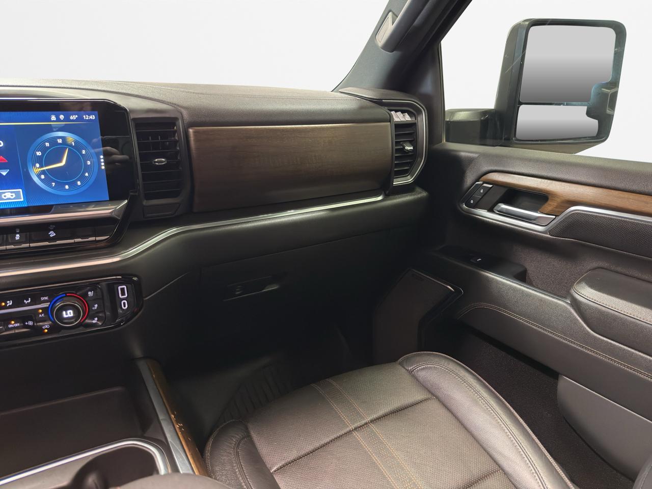 Chevrolet Silverado 2500HD 4WD Crew Cab 159" High Country 2024