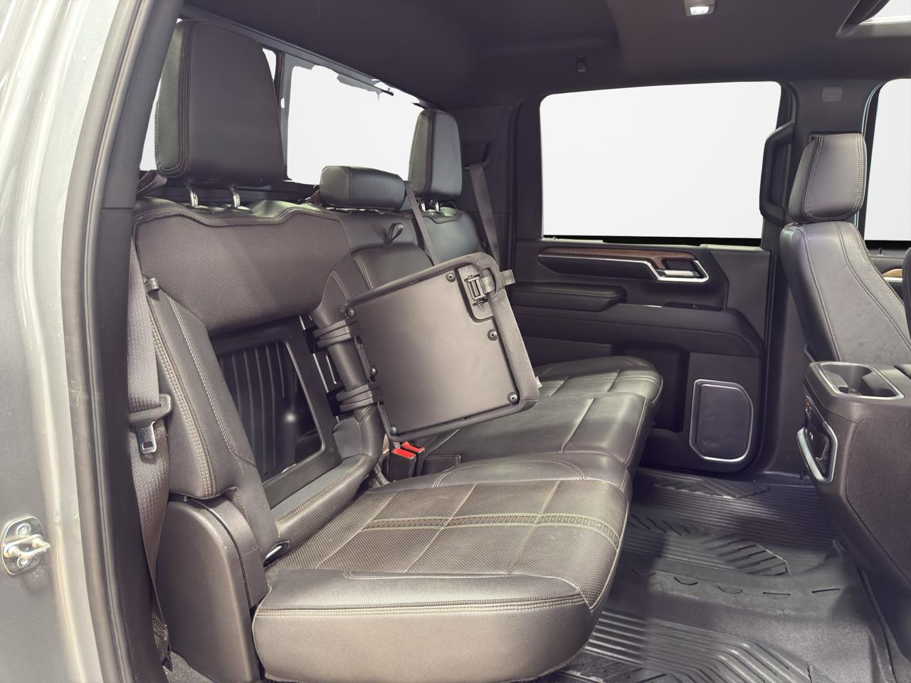 Chevrolet Silverado 2500HD 4WD Crew Cab 159" High Country 2024