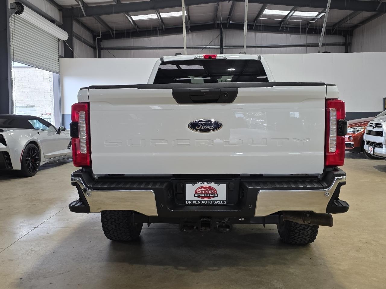 Ford Super Duty F-250 SRW XLT 4WD Crew Cab 8' Box 2023