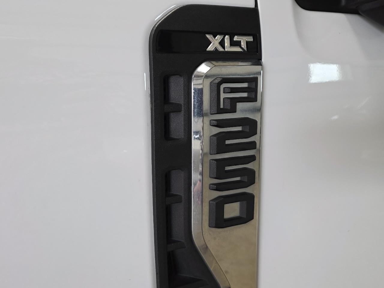 Ford Super Duty F-250 SRW XLT 4WD Crew Cab 8' Box 2023