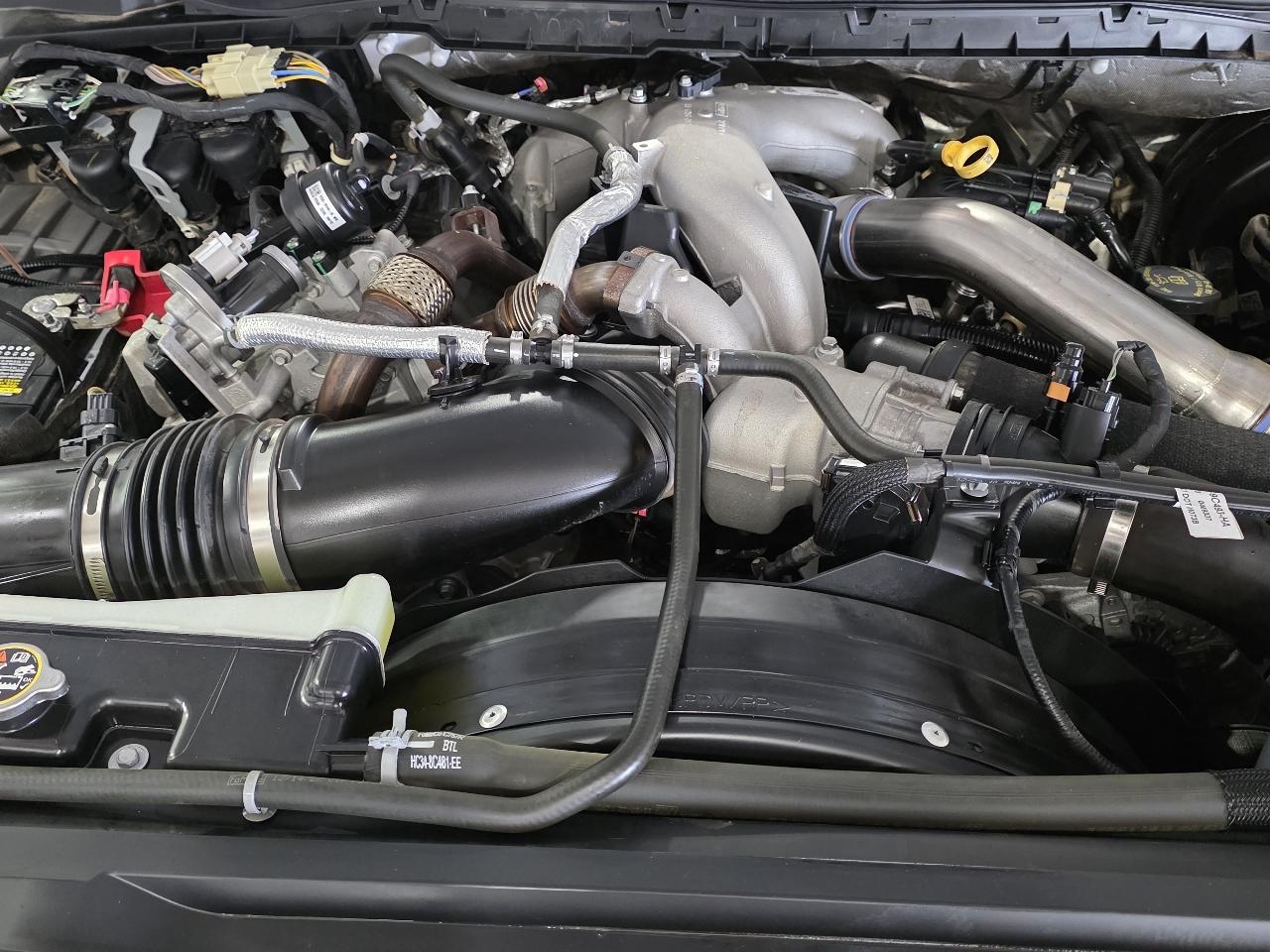 Ford Super Duty F-250 SRW XLT 4WD Crew Cab 8' Box 2023
