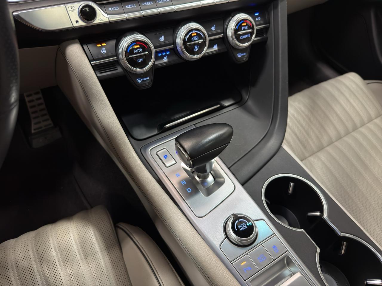 Genesis G70 3.3T RWD 2021