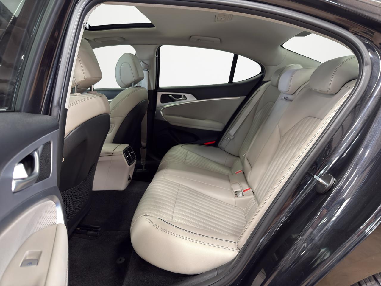 Genesis G70 3.3T RWD 2021