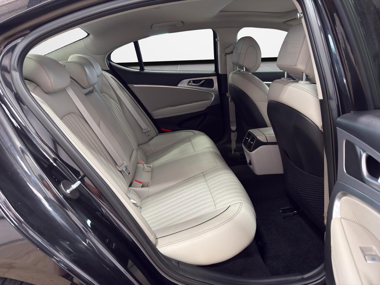 Genesis G70 3.3T RWD 2021