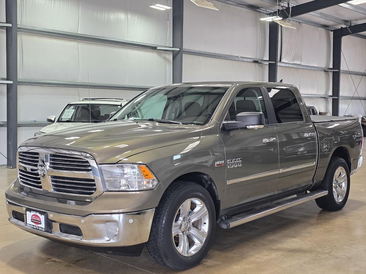 RAM 1500 2WD Crew Cab 140.5" Lone Star 2014