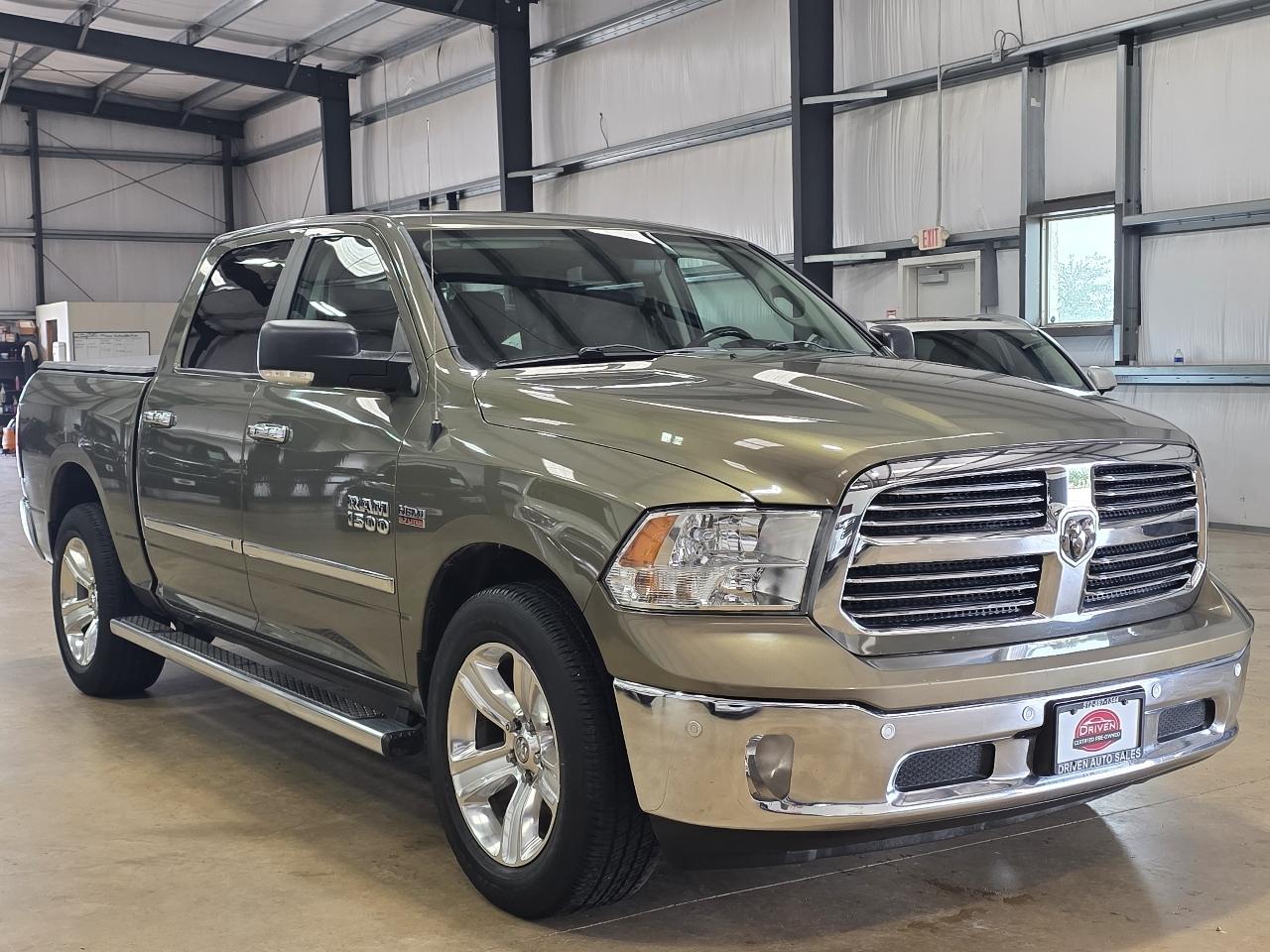 RAM 1500 2WD Crew Cab 140.5" Lone Star 2014