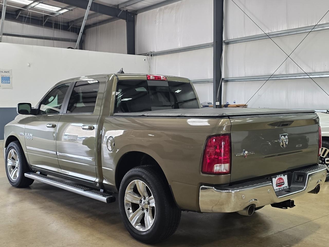 RAM 1500 2WD Crew Cab 140.5" Lone Star 2014