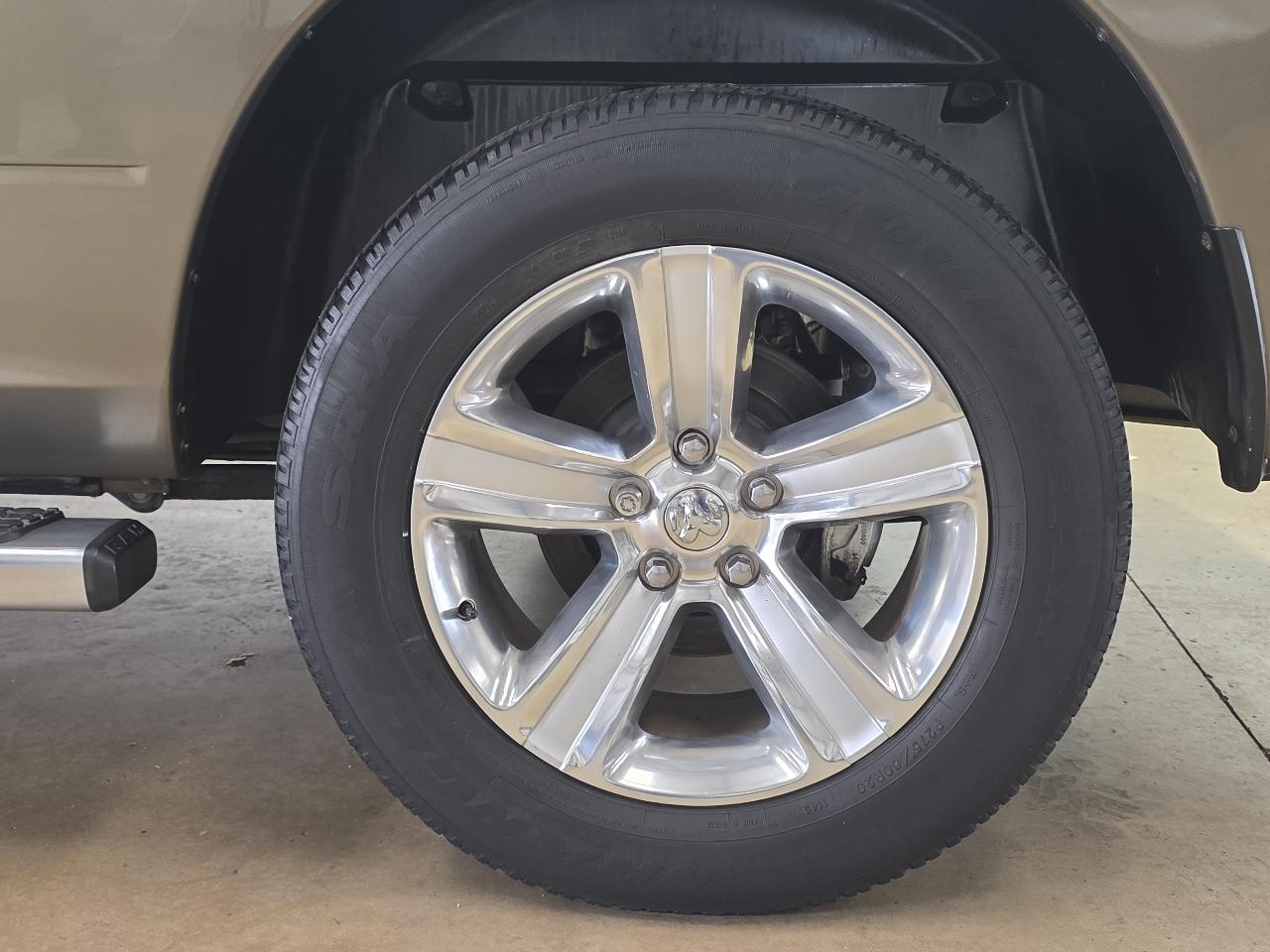 RAM 1500 2WD Crew Cab 140.5" Lone Star 2014