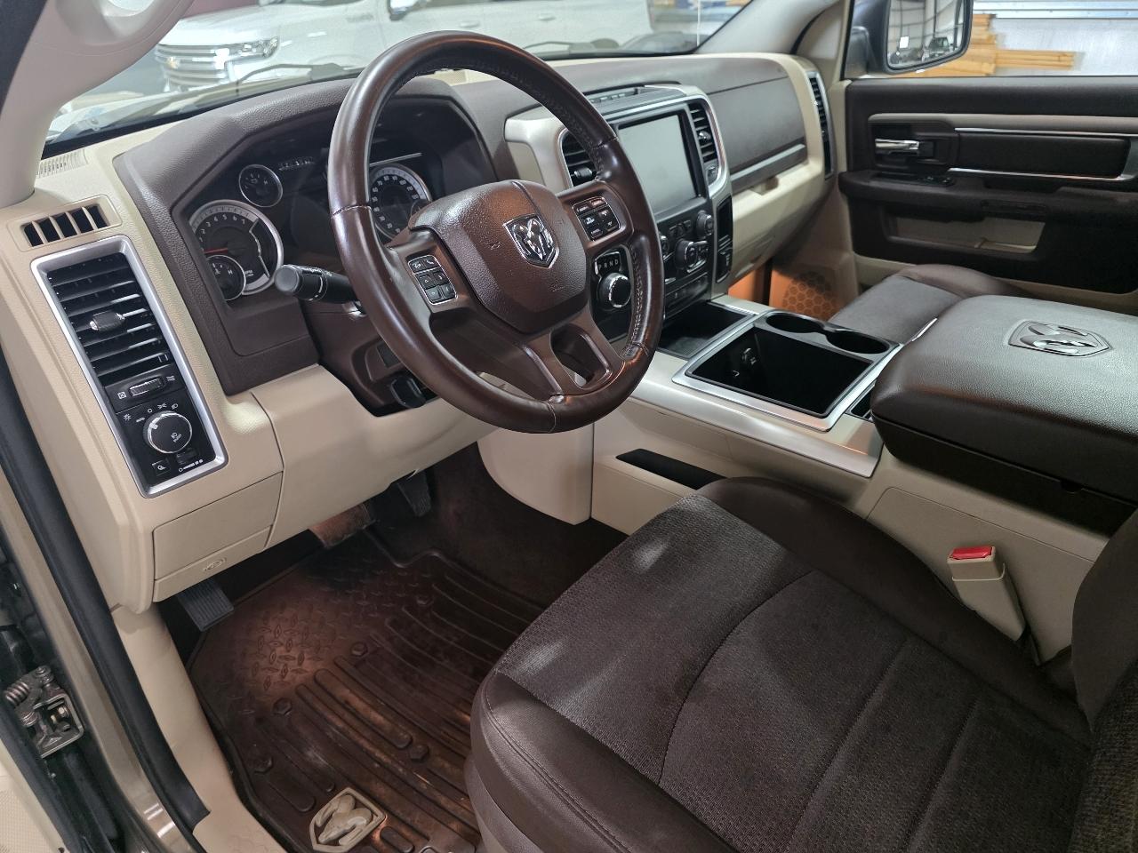 RAM 1500 2WD Crew Cab 140.5" Lone Star 2014