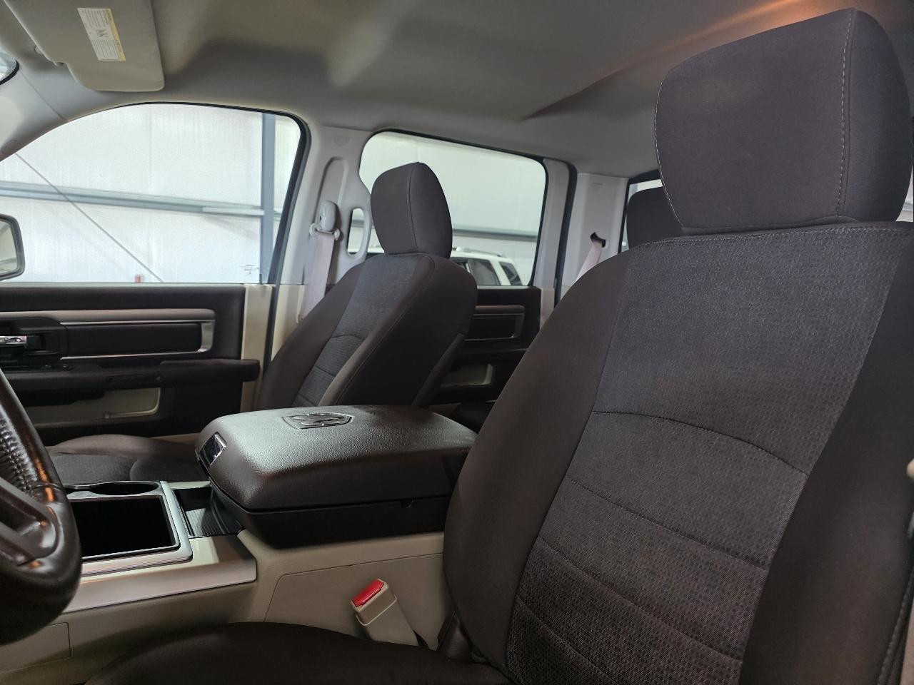 RAM 1500 2WD Crew Cab 140.5" Lone Star 2014