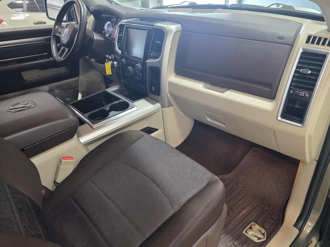 RAM 1500 2WD Crew Cab 140.5" Lone Star 2014