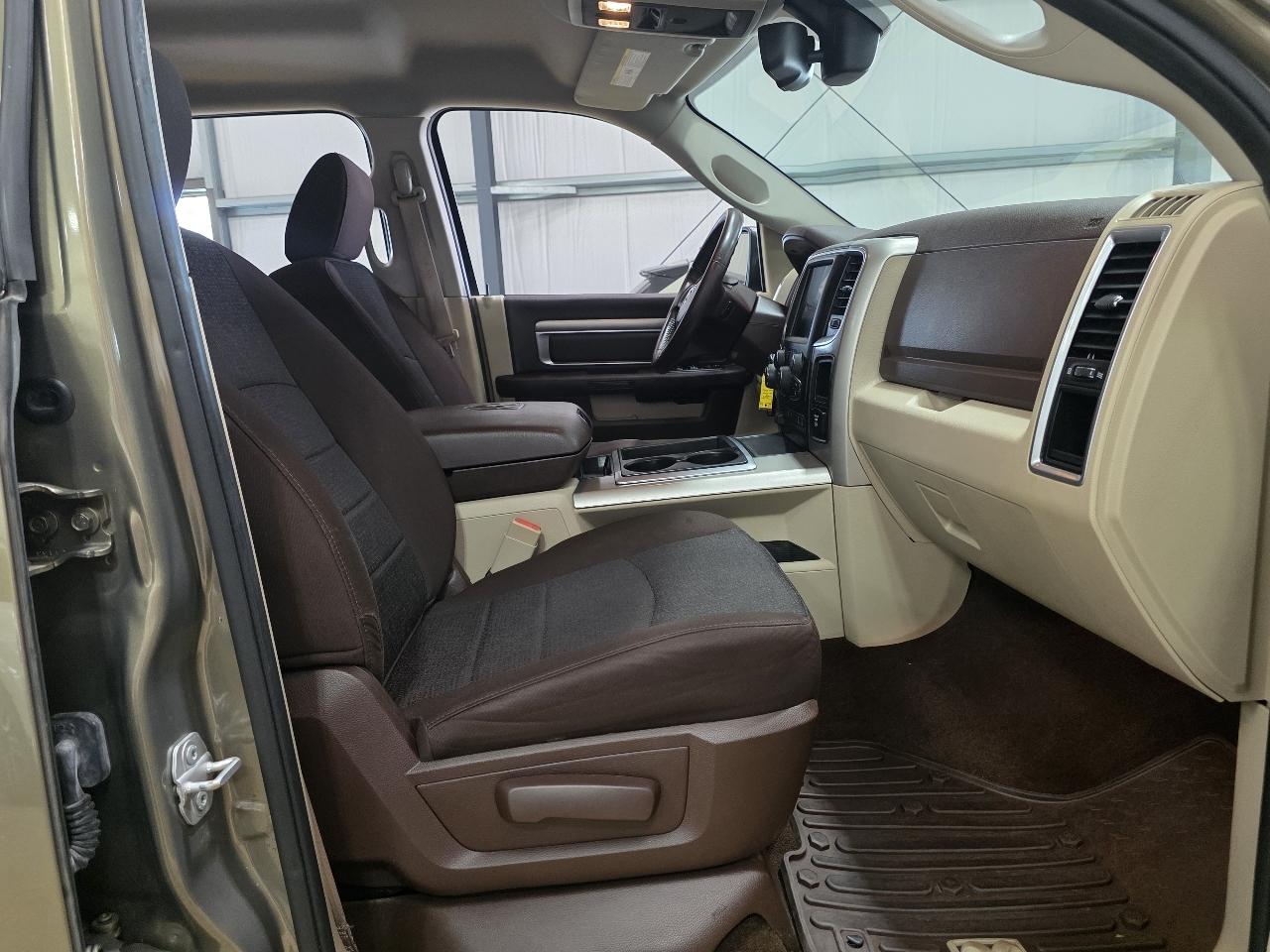RAM 1500 2WD Crew Cab 140.5" Lone Star 2014