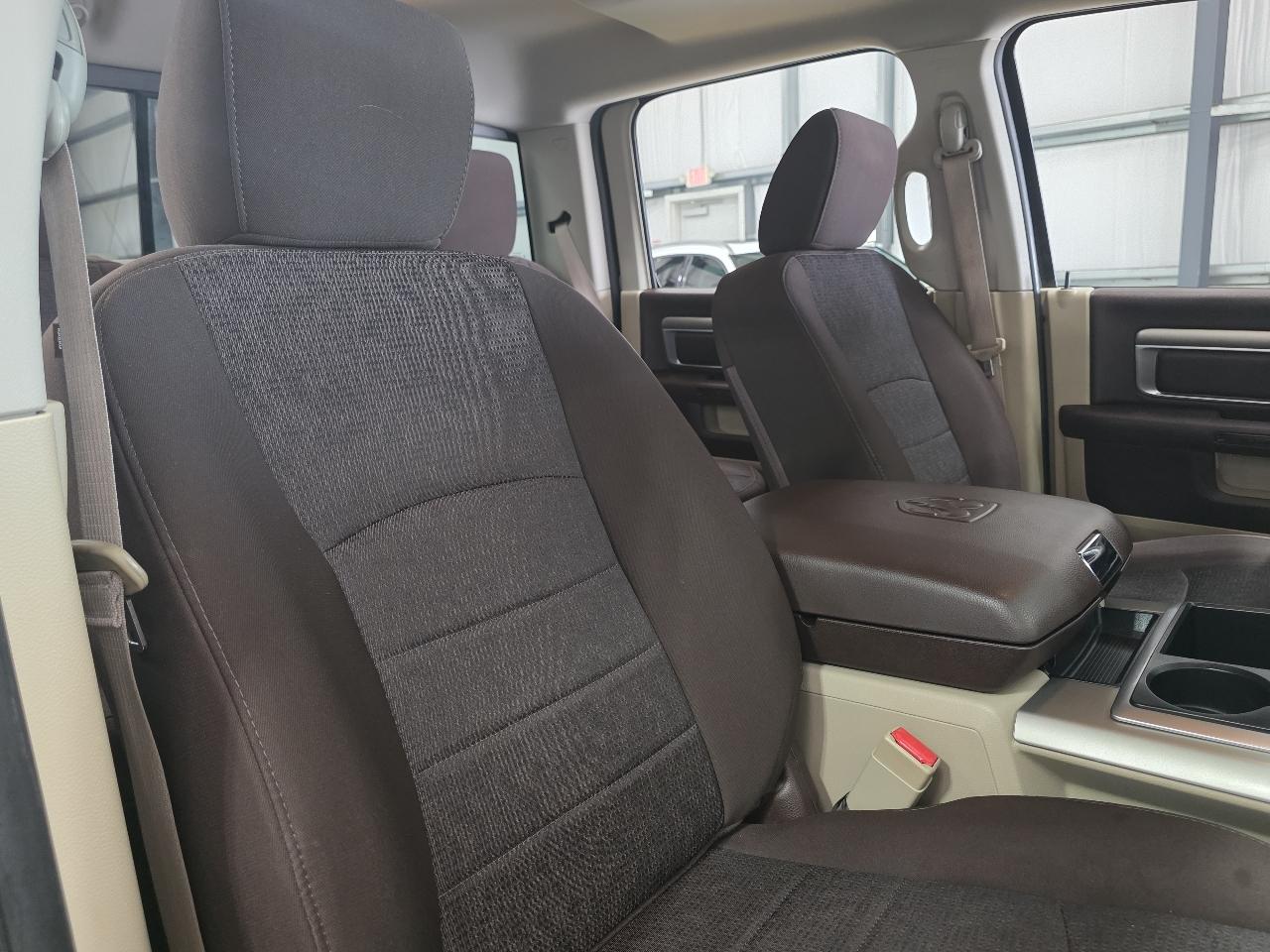 RAM 1500 2WD Crew Cab 140.5" Lone Star 2014
