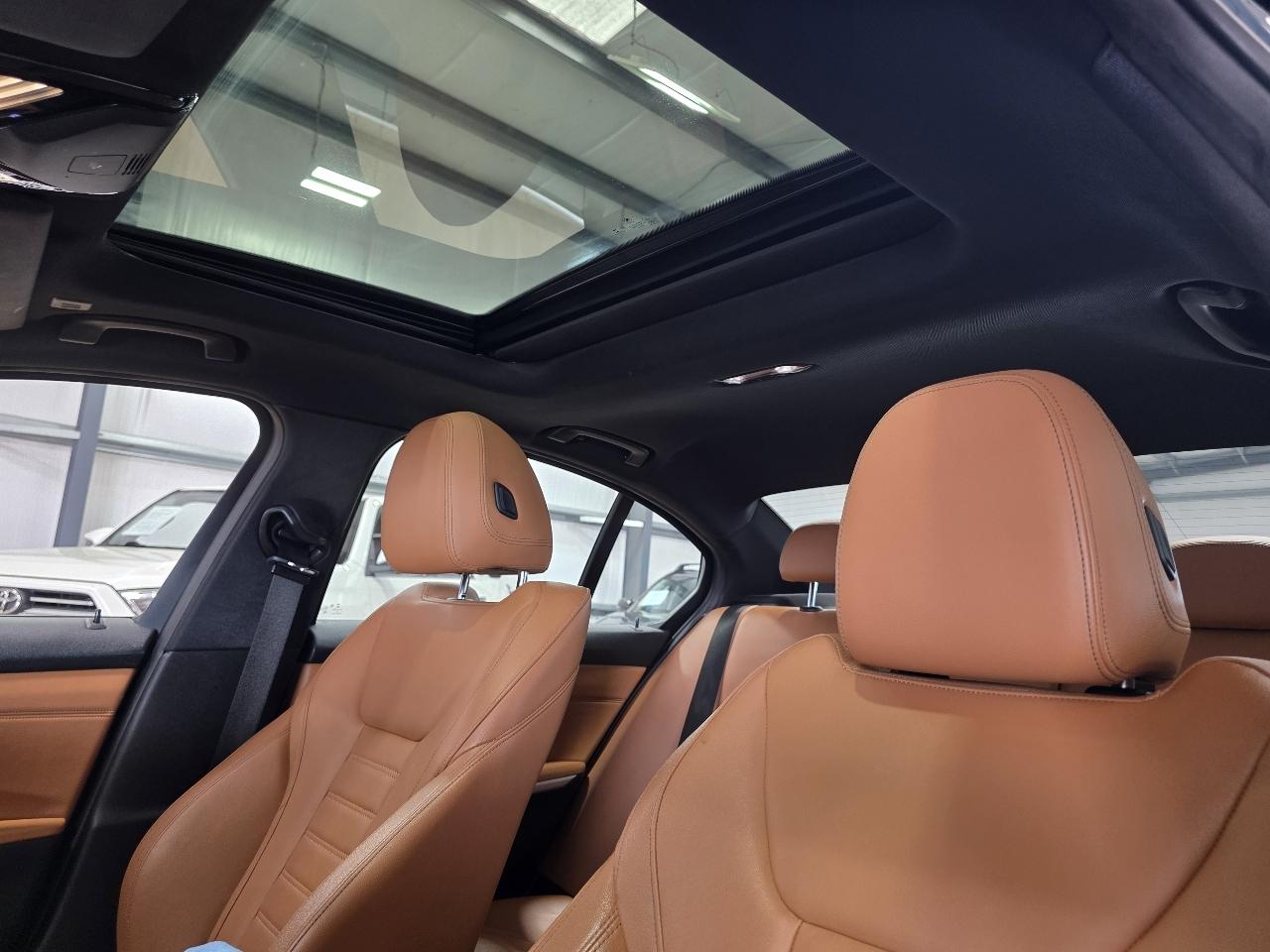 BMW 3 Series 330i Sedan 2021
