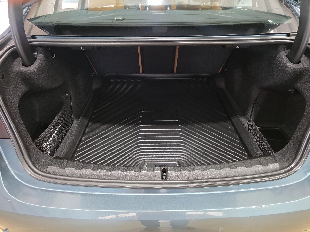 BMW 3 Series 330i Sedan 2021