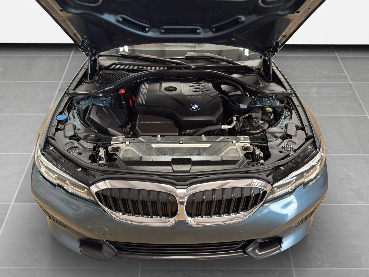 BMW 3 Series 330i Sedan 2021