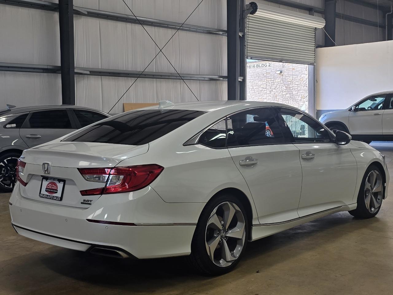 Honda Accord Sedan Touring 2.0T Auto 2020