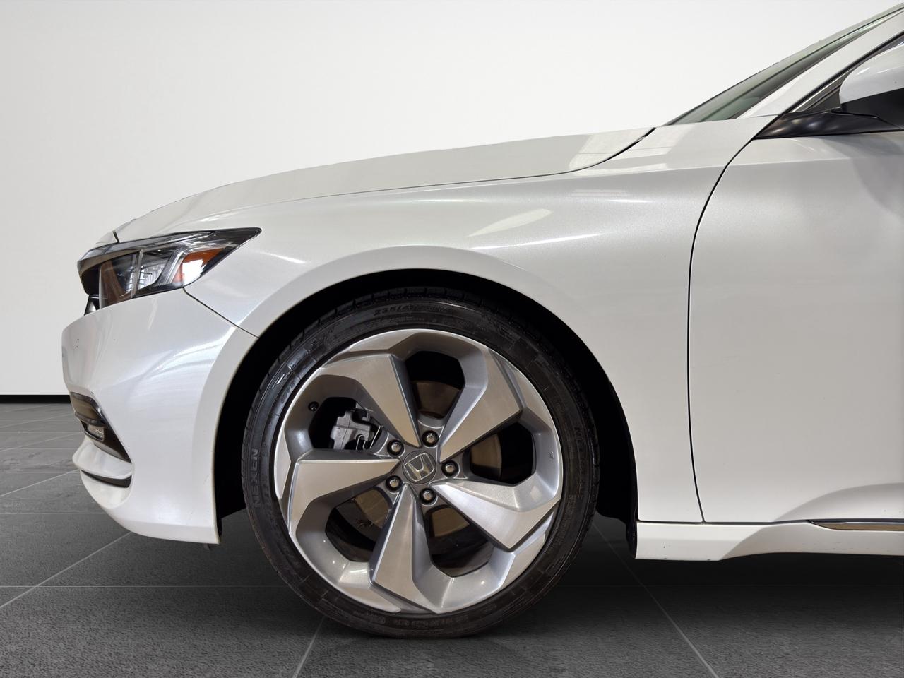 Honda Accord Sedan Touring 2.0T Auto 2020
