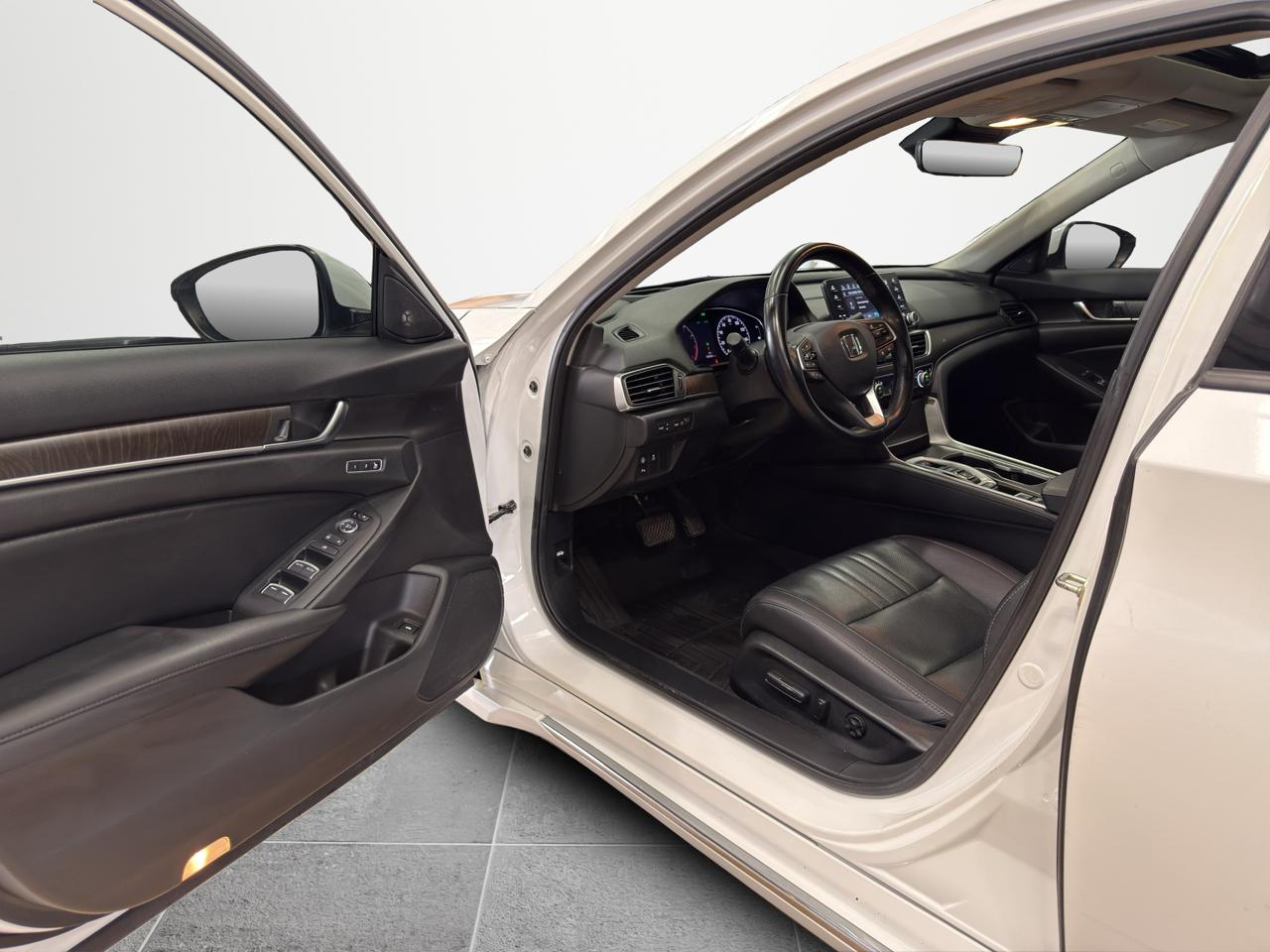 Honda Accord Sedan Touring 2.0T Auto 2020