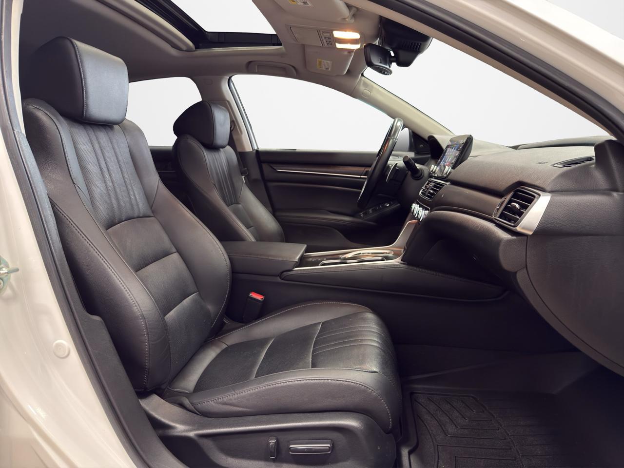 Honda Accord Sedan Touring 2.0T Auto 2020