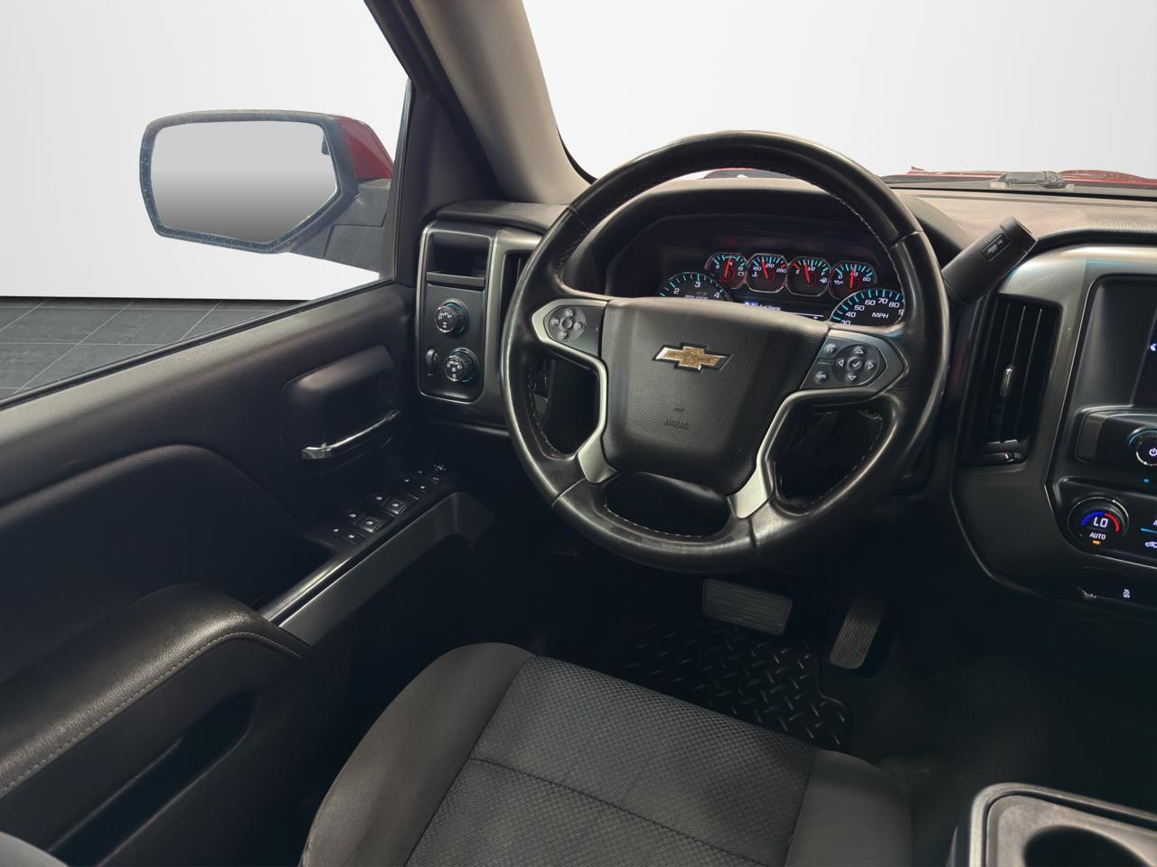 Chevrolet Silverado 1500 4WD Crew Cab 143.5" LT w/2LT 2018