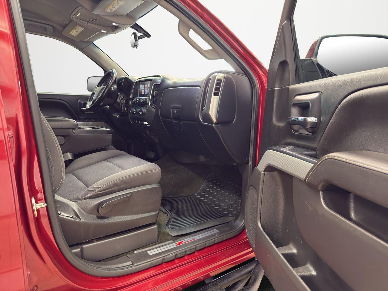 Chevrolet Silverado 1500 4WD Crew Cab 143.5" LT w/2LT 2018