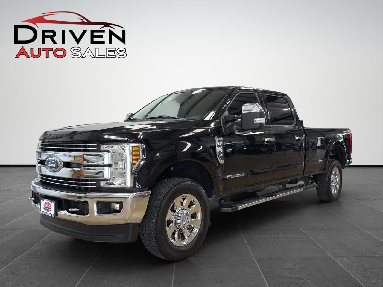Ford Super Duty F-350 SRW Lariat 4WD Crew Cab 8' Box 2018