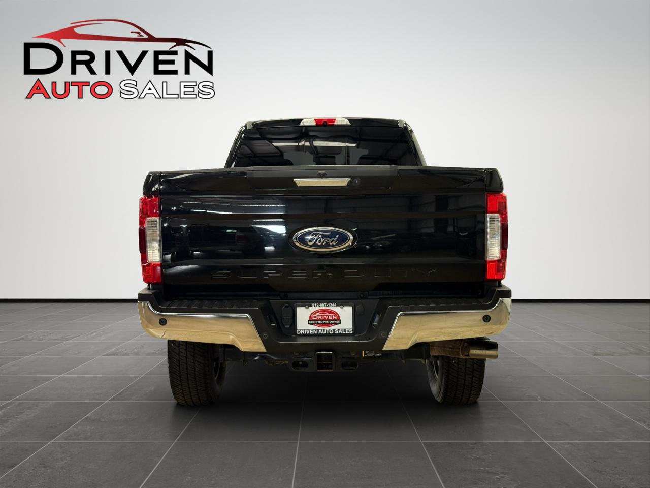 Ford Super Duty F-350 SRW Lariat 4WD Crew Cab 8' Box 2018