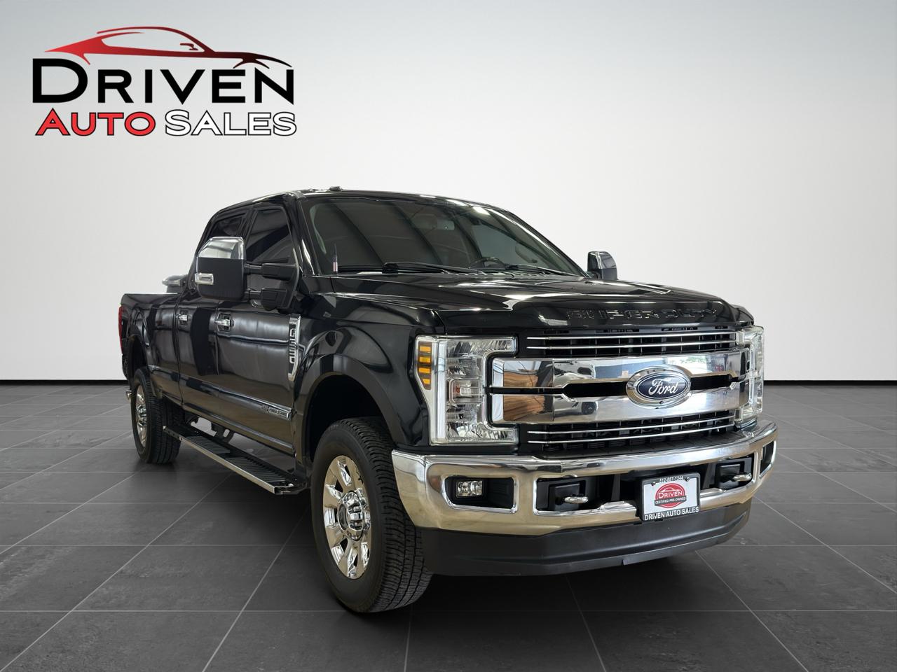 Ford Super Duty F-350 SRW Lariat 4WD Crew Cab 8' Box 2018