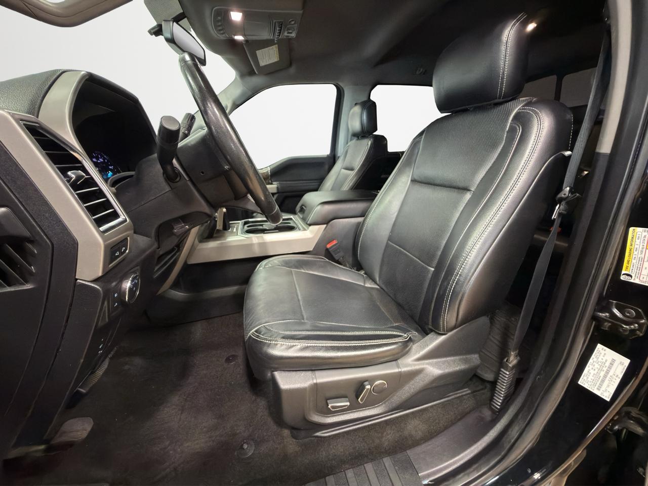Ford Super Duty F-350 SRW Lariat 4WD Crew Cab 8' Box 2018