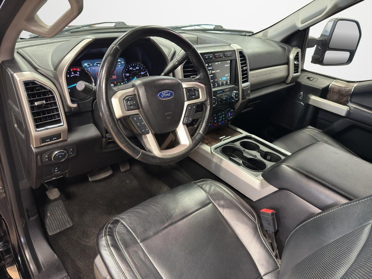 Ford Super Duty F-350 SRW Lariat 4WD Crew Cab 8' Box 2018
