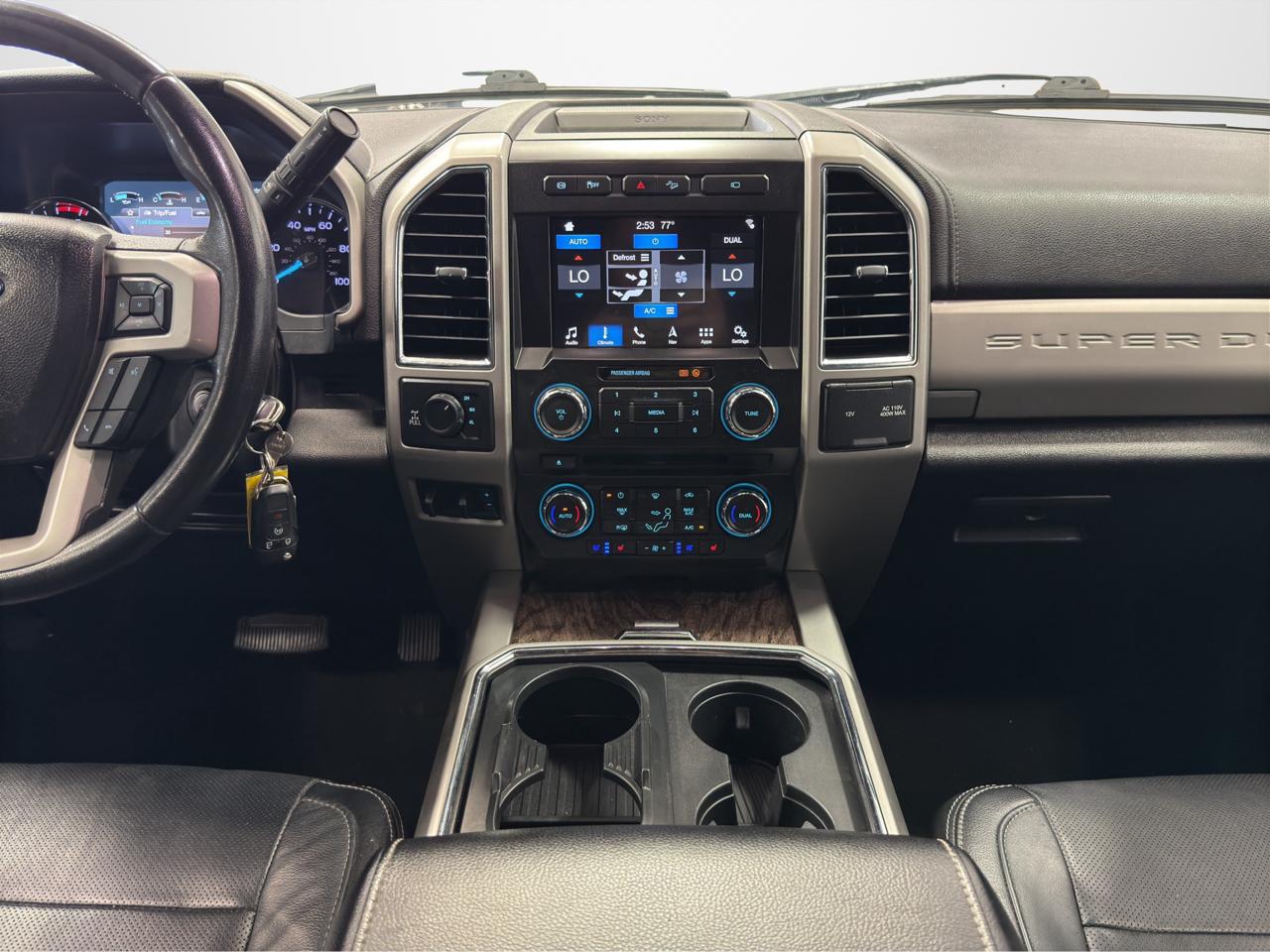Ford Super Duty F-350 SRW Lariat 4WD Crew Cab 8' Box 2018