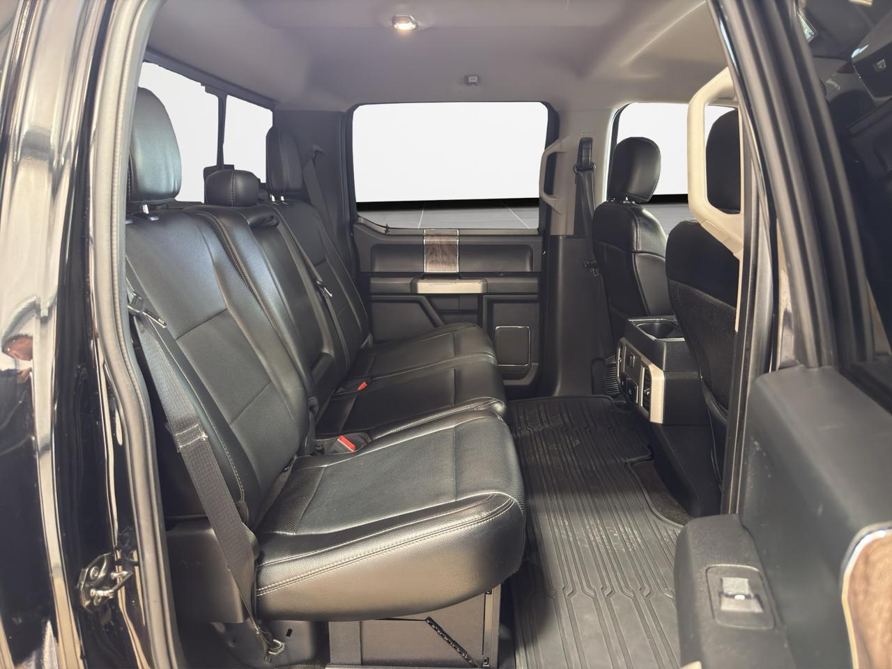 Ford Super Duty F-350 SRW Lariat 4WD Crew Cab 8' Box 2018