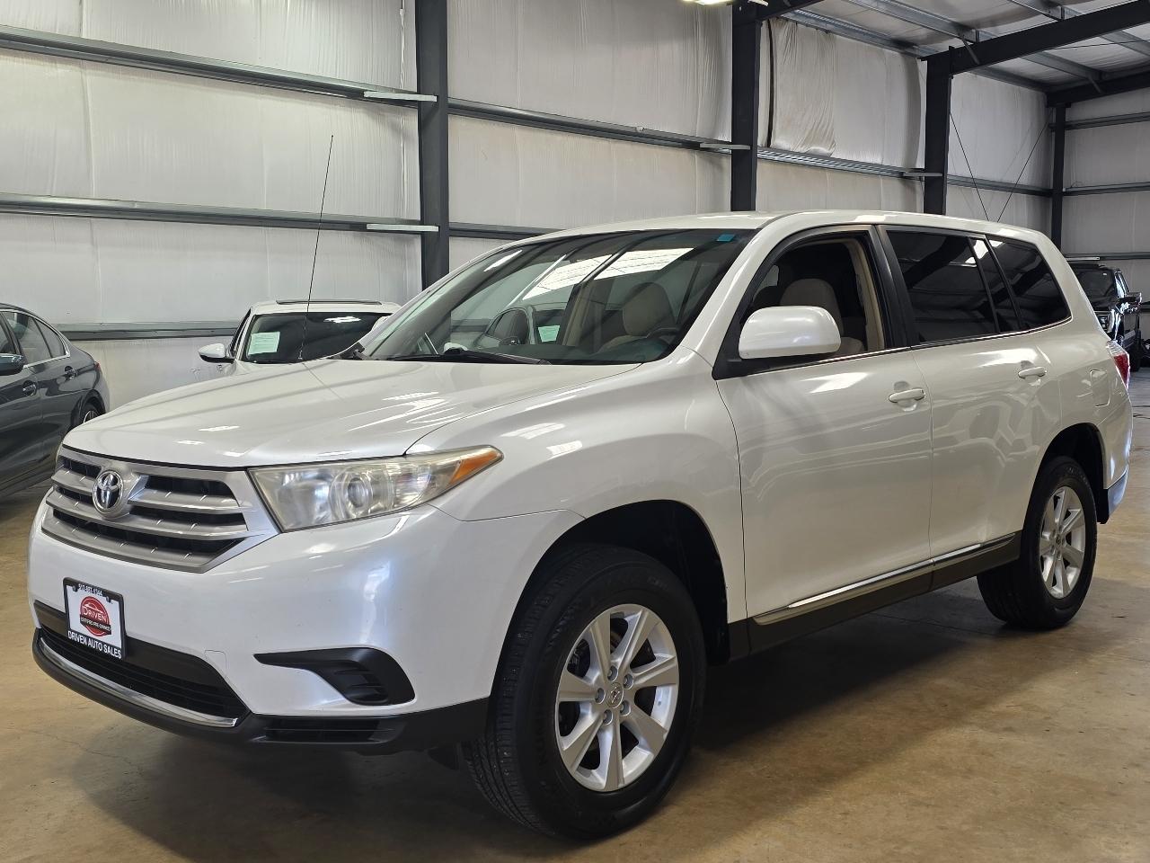 Toyota Highlander FWD 4dr V6 Base (Natl) 2011