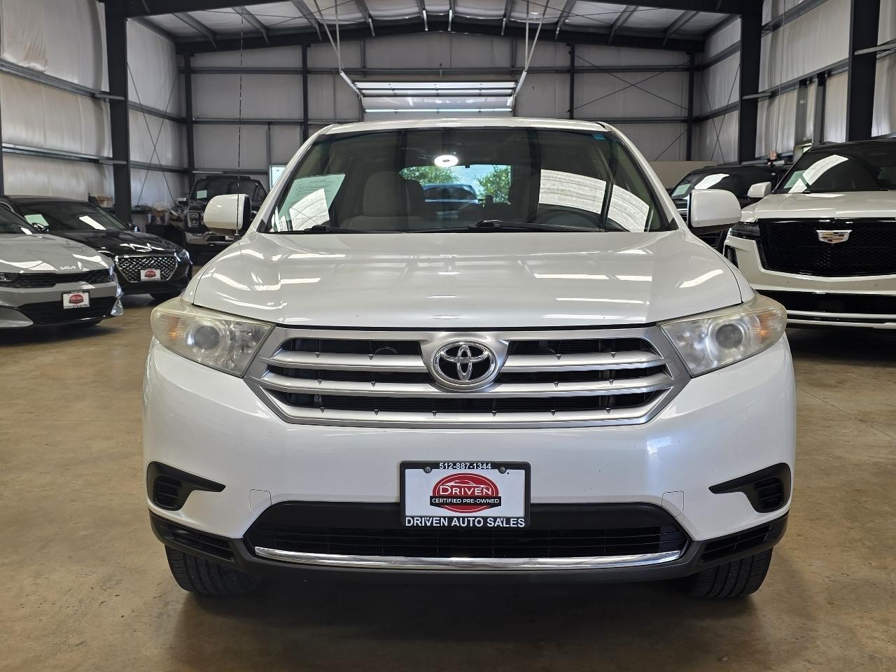 Toyota Highlander FWD 4dr V6 Base (Natl) 2011