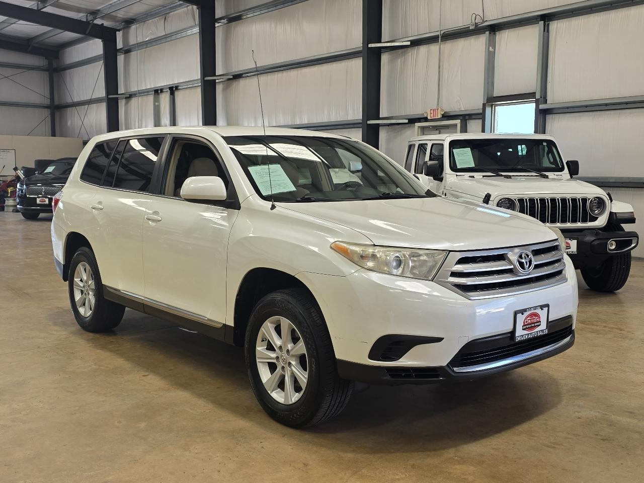 Toyota Highlander FWD 4dr V6 Base (Natl) 2011