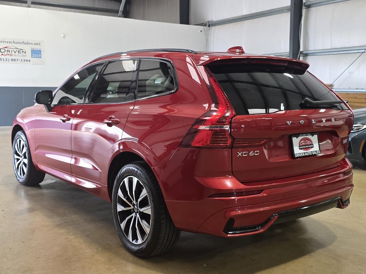 Volvo XC60 B5 AWD Core Dark Theme 2024