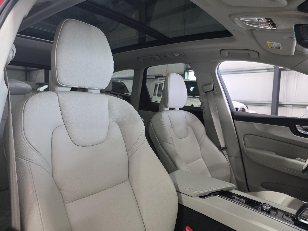 Volvo XC60 B5 AWD Core Dark Theme 2024