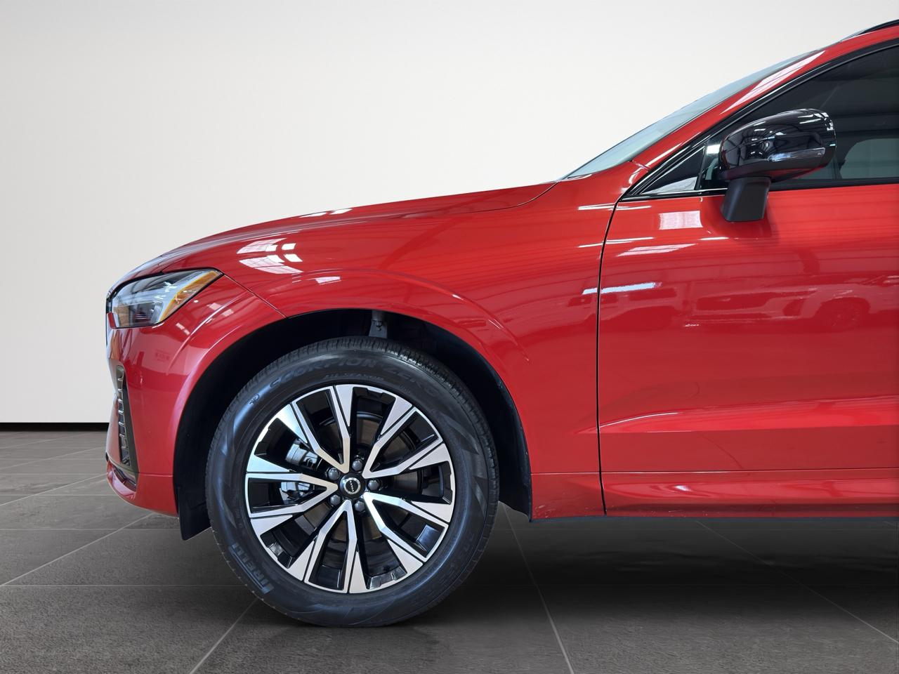 Volvo XC60 B5 AWD Core Dark Theme 2024