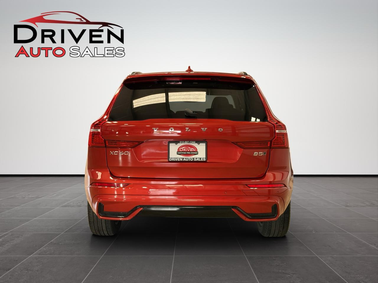 Volvo XC60 B5 AWD Core Dark Theme 2024