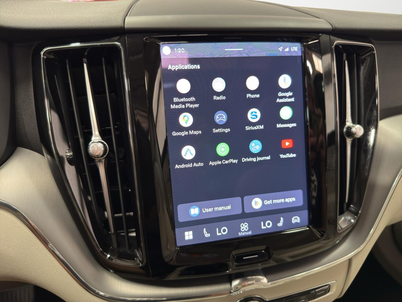 Volvo XC60 B5 AWD Core Dark Theme 2024