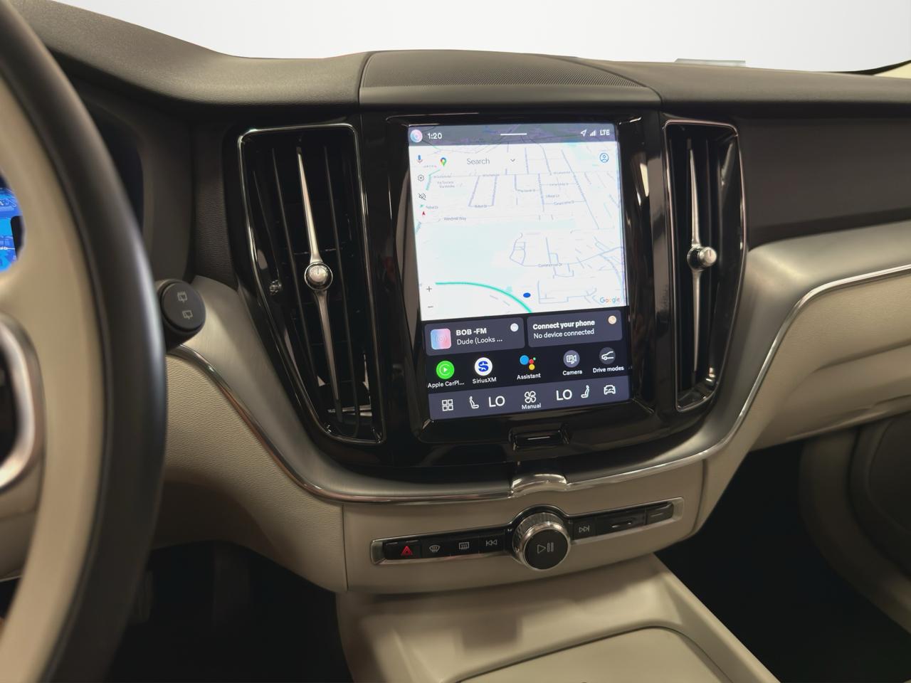 Volvo XC60 B5 AWD Core Dark Theme 2024