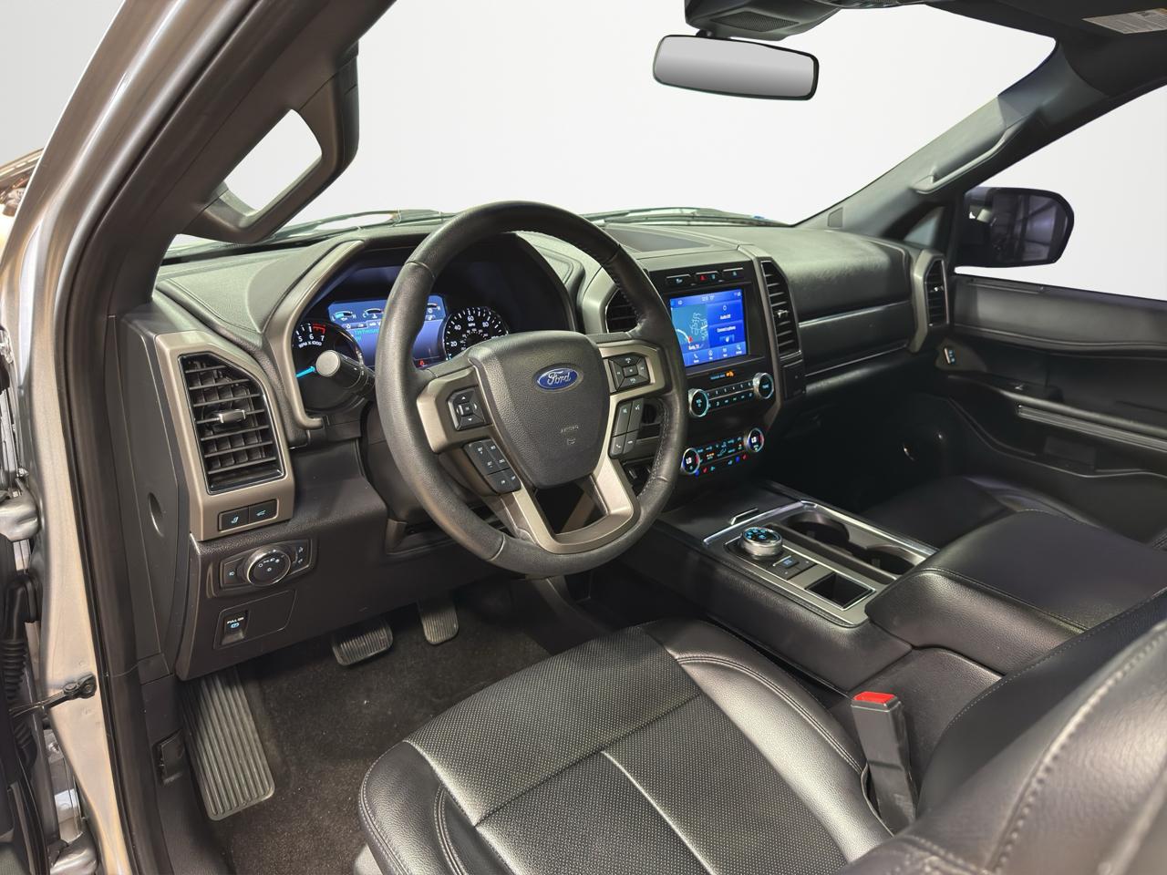 Ford Expedition XLT 2020