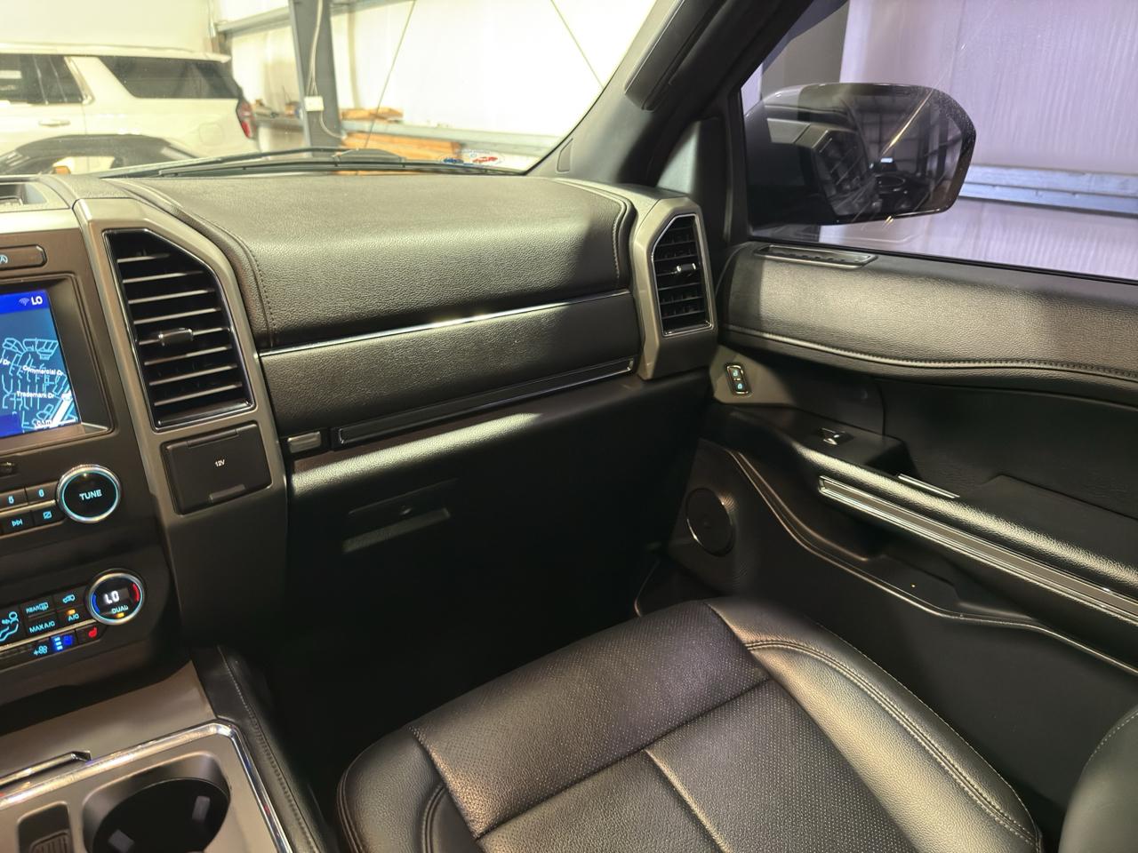 Ford Expedition XLT 2020